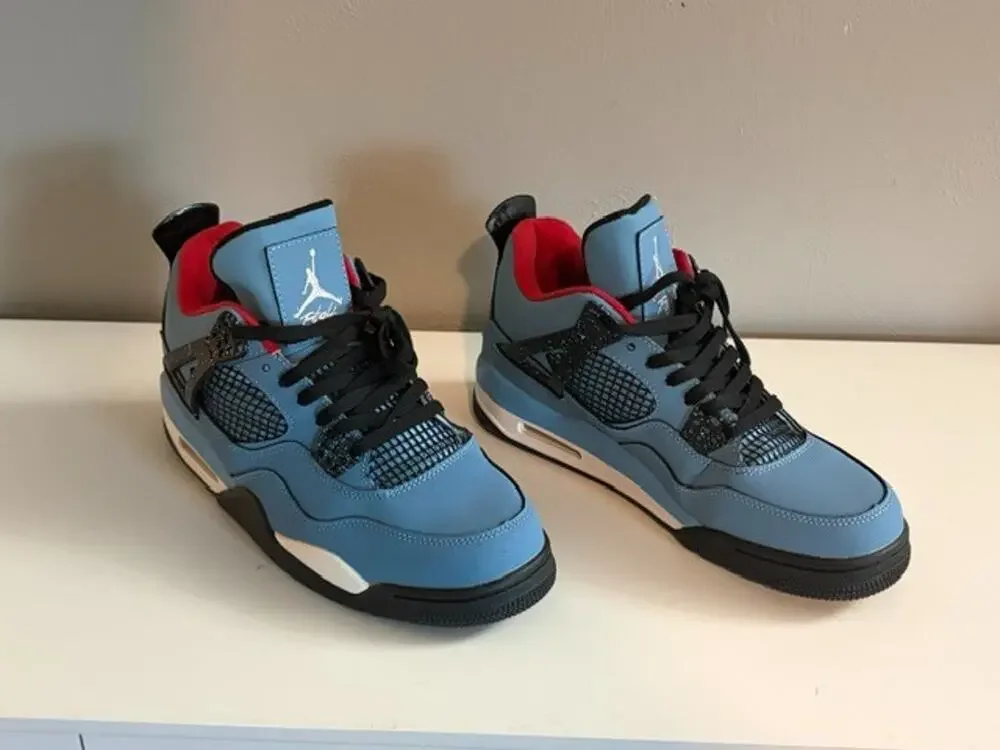 Air Jordan 4 Retro 